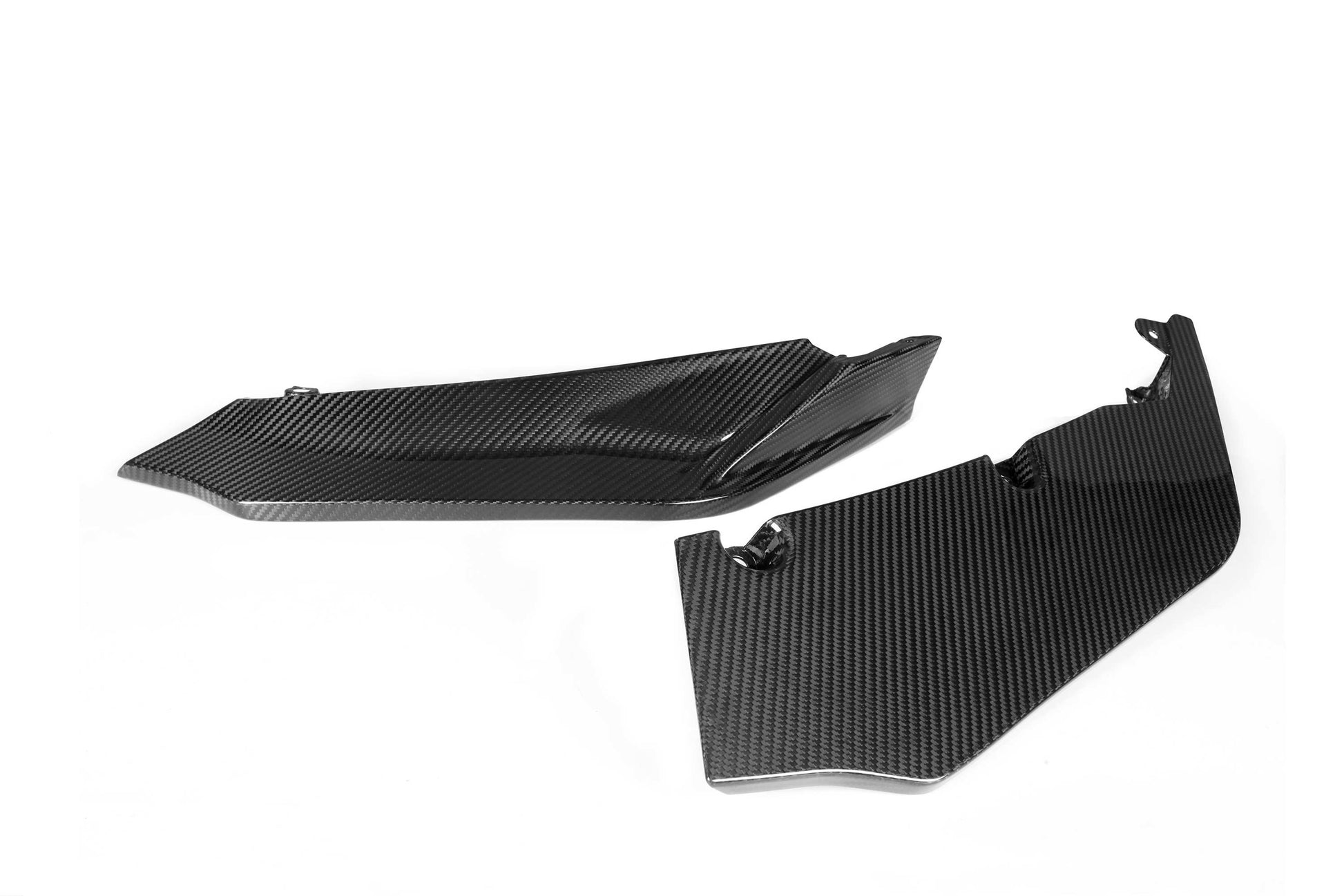 Final product photo of V Style For BMW G80 G82 M3 M4 21+ dry Carbon Fiber  Spoiler Splitter